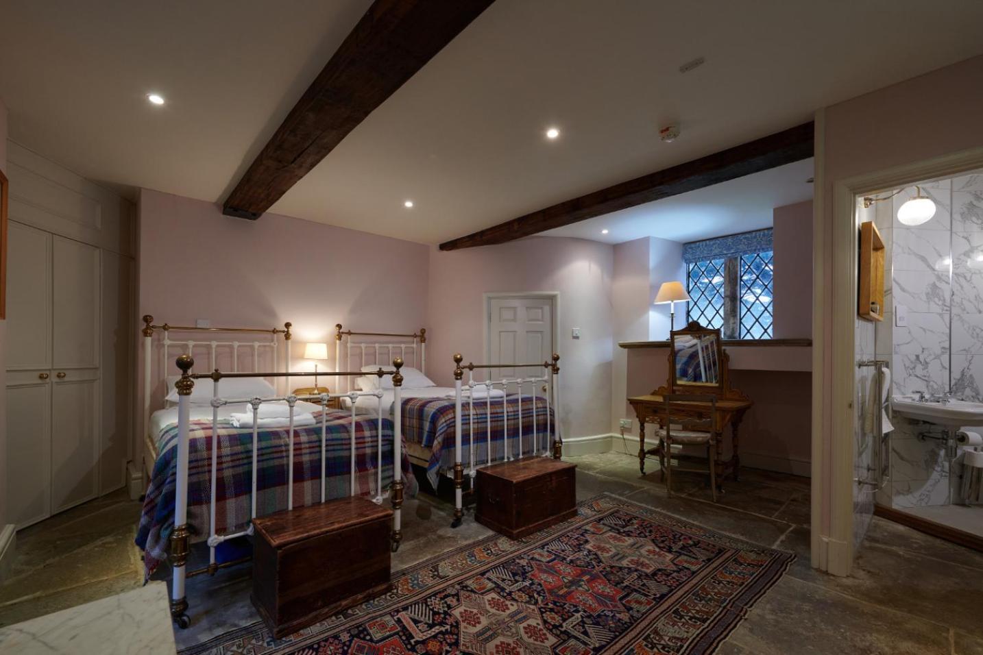 The Hunting Tower Villa Baslow Exterior photo